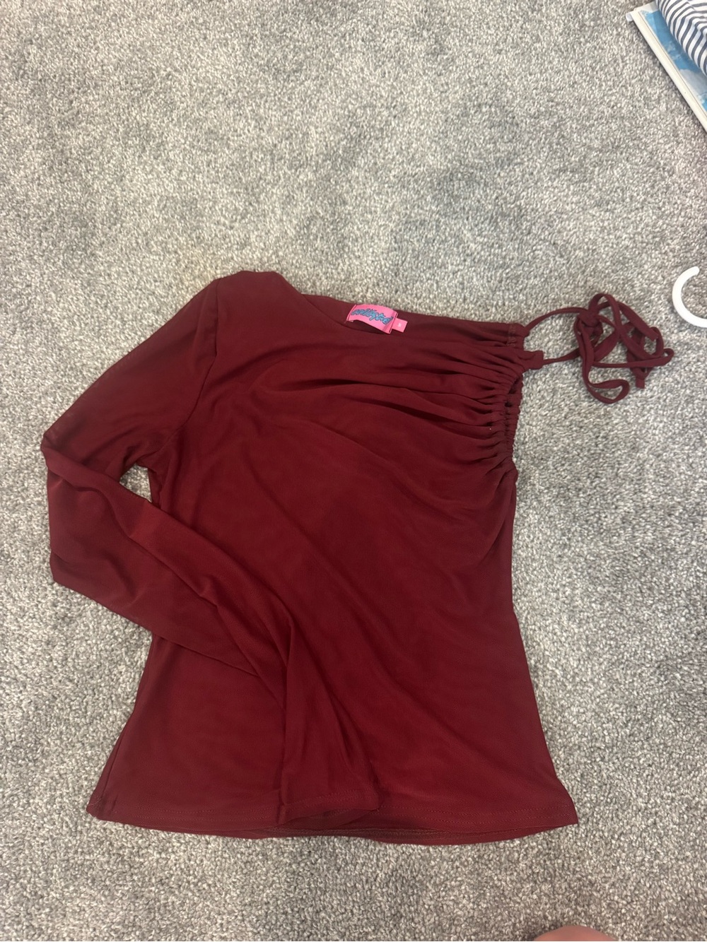 Edikted One-Shoulder Ruched Long Sleeve Top - Burgundy